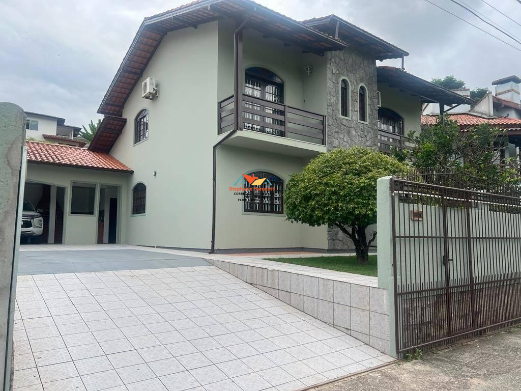 Casa à venda em Florianópolis, Pantanal, com 3 quartos, 260m²