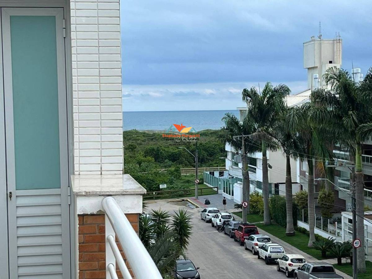 Cobertura à venda, no Villas do Campeche,  em Florianópolis, Campeche, com 2 quartos, 211m²